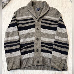 GAP Men's Gray and Black Striped Sweater - Medium